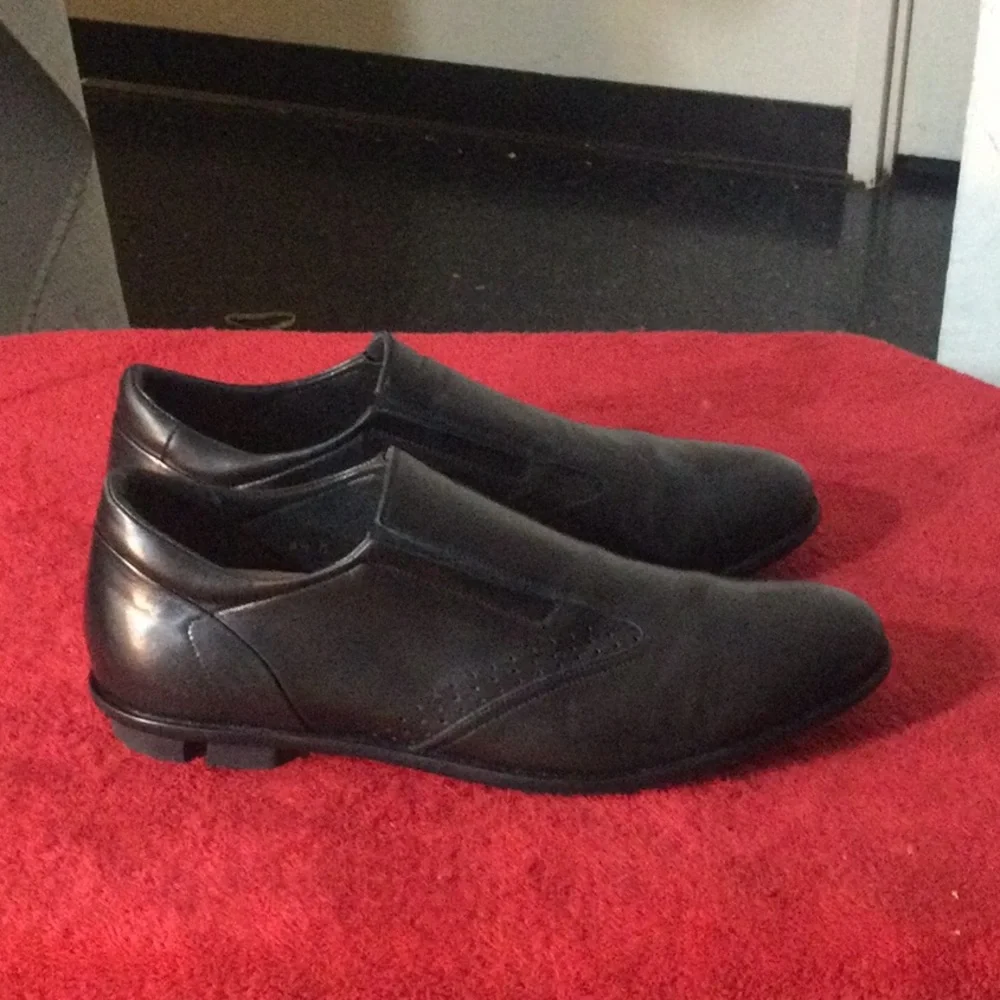 Men's Black Slip-On Dress Shoes